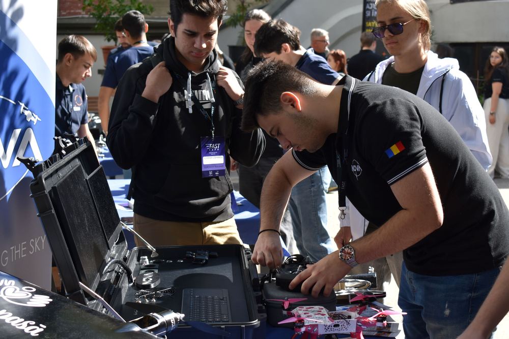 NOVA la expoziția FAST (fotografia 1 din 6)